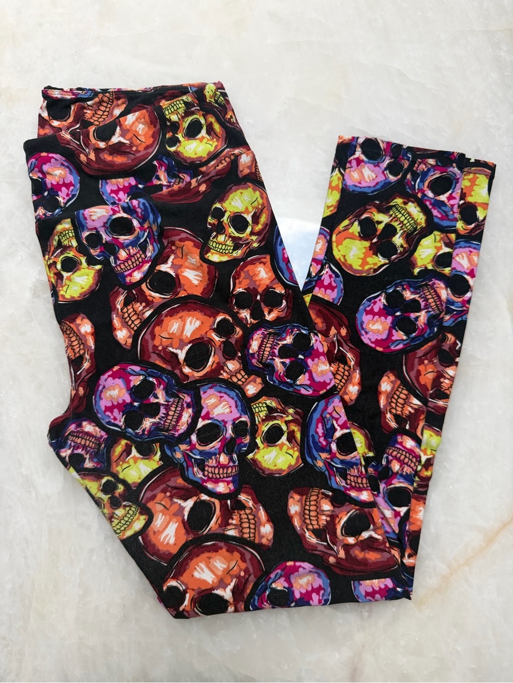 TC LuLaRoe Black Multicolor Skull Print Leggings